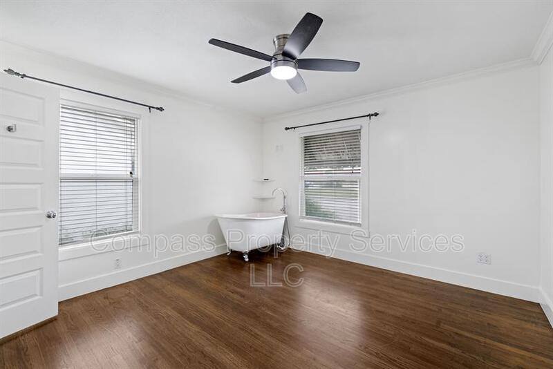 House for rent at 1113A N New Rd, Waco, TX 76710
