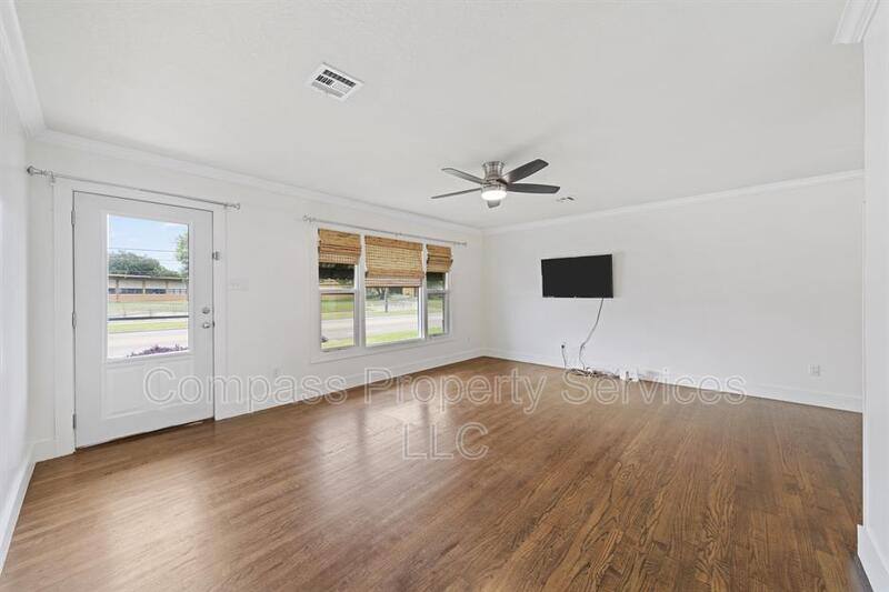 House for rent at 1113A N New Rd, Waco, TX 76710