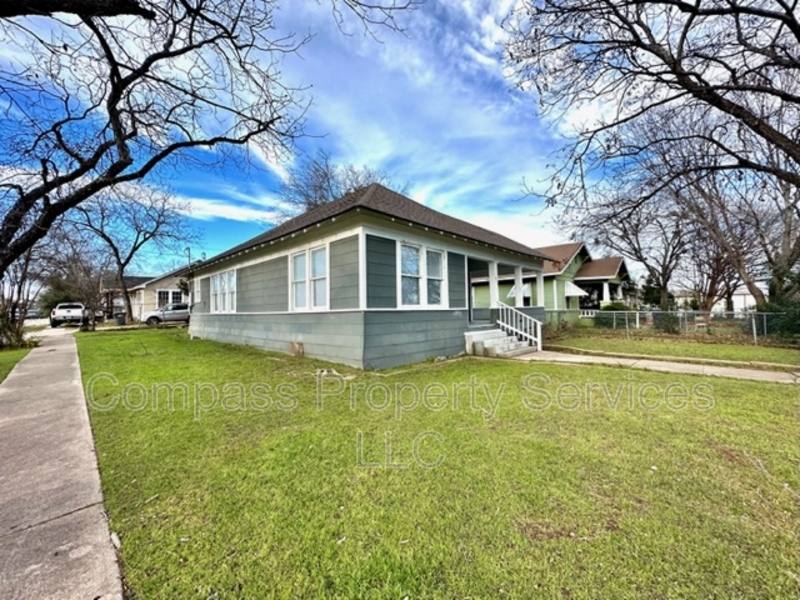 Apartment for rent at 1827 Proctor Ave #1827B, Waco, TX 76708