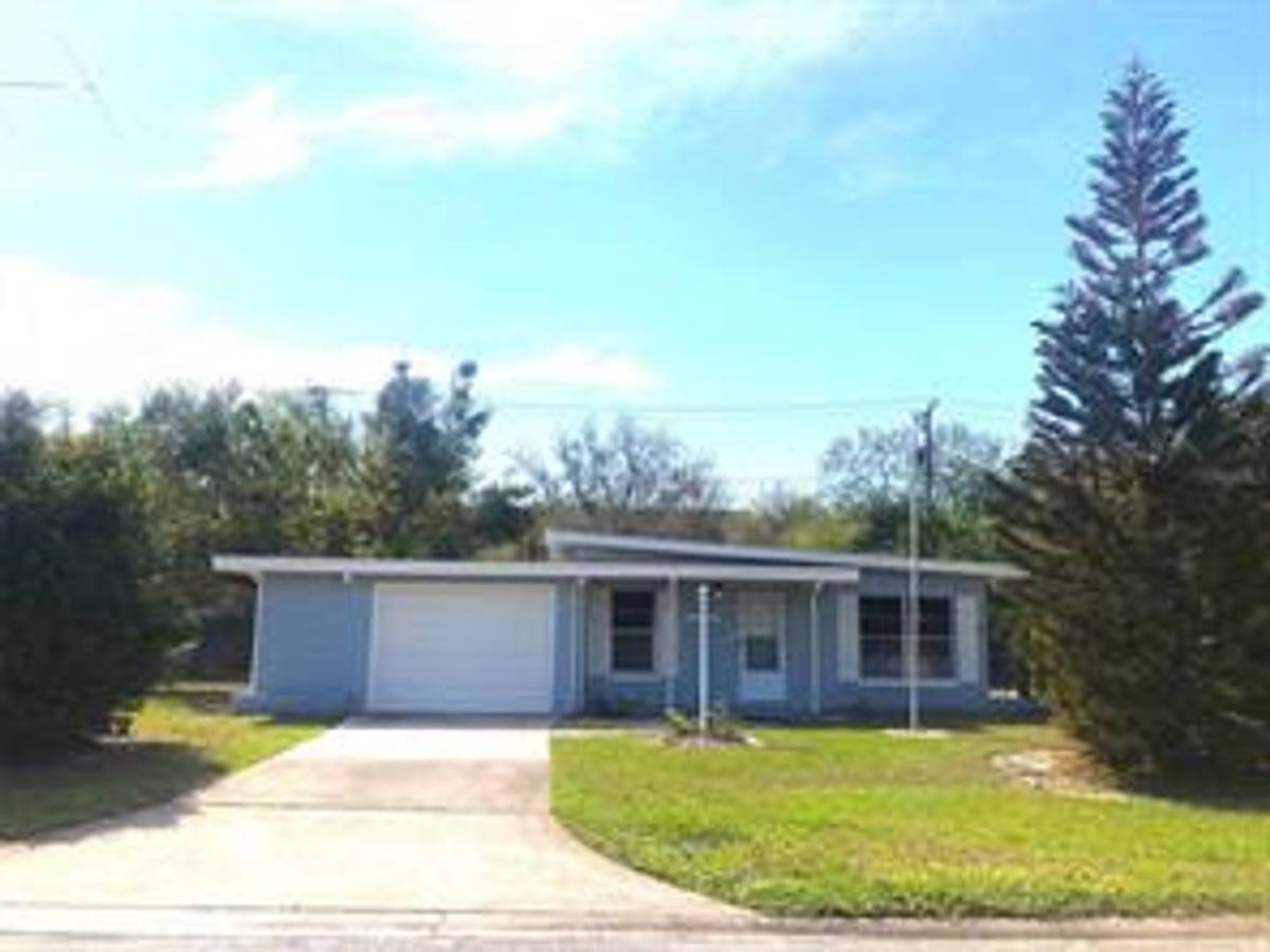 House for rent at 905 Cherokee Circle, Sanford, FL 32773