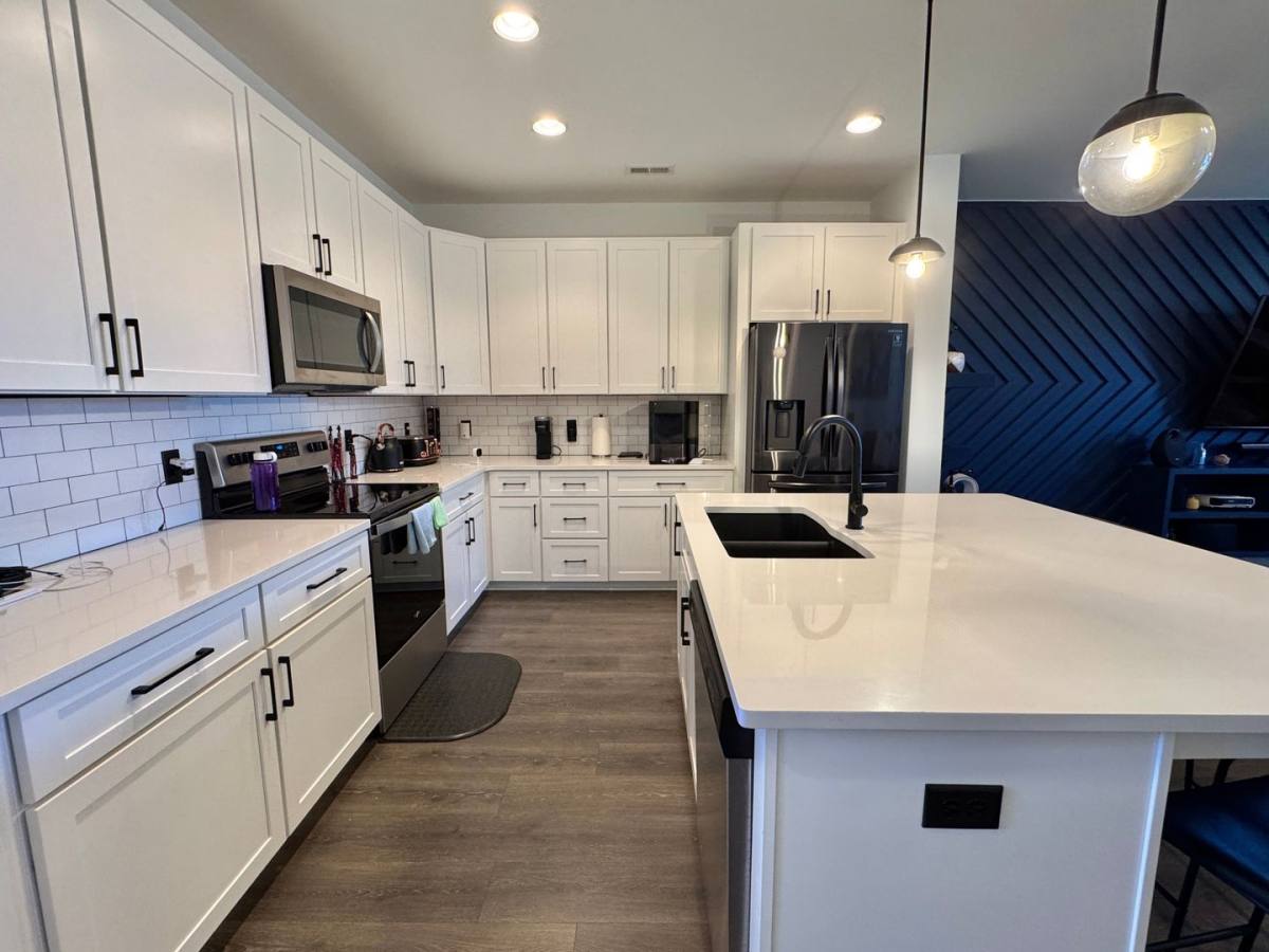 Townhouse for rent at 2079 Oakwood Ave, Nashville, TN 37207