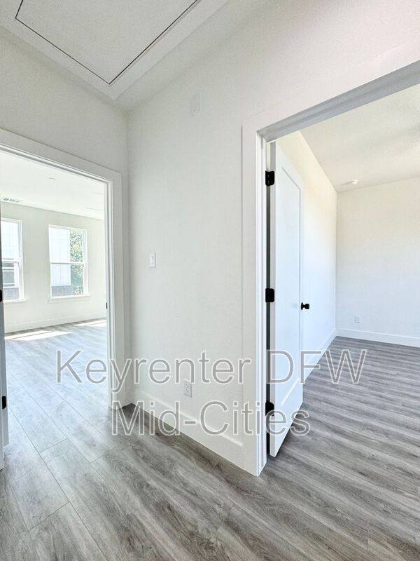 Townhouse for rent at 7302 Uloho Way, Dallas, TX 75235