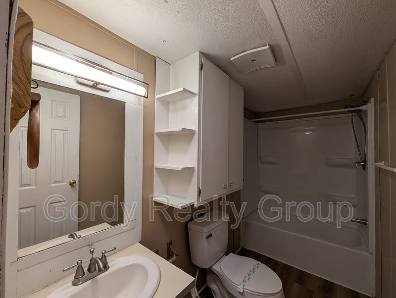 House for rent at 3123 Camp Rd, Marianna, FL 32446