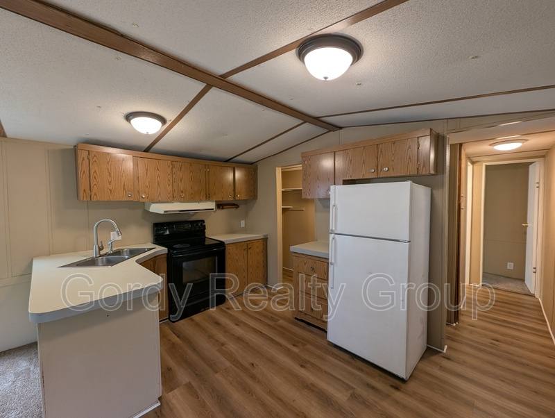 House for rent at 3123 Camp Rd, Marianna, FL 32446