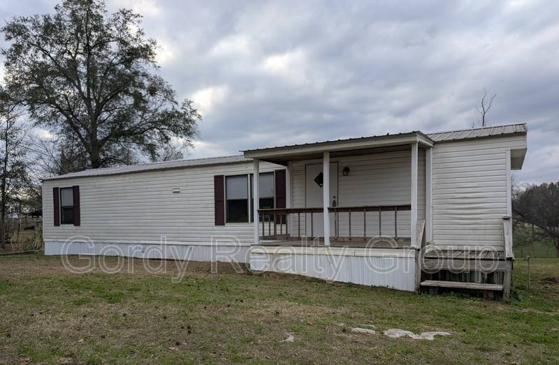 House for rent at 3123 Camp Rd, Marianna, FL 32446