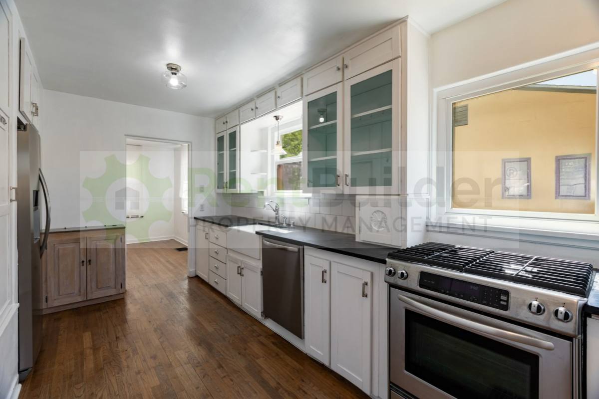 House for rent at 411 Wellesley Dr SE, Albuquerque, NM 87106