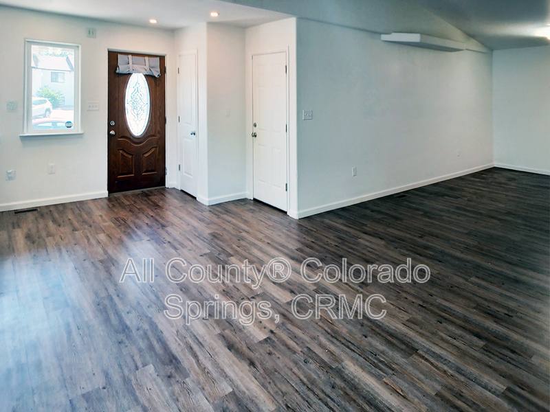 Townhouse for rent at 53 Royal Crest Dr, Pueblo, CO 81005