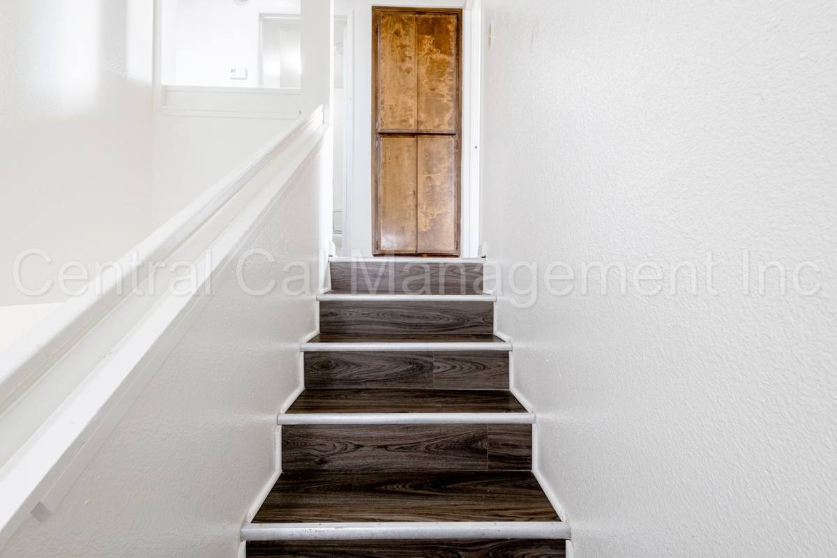 Apartment for rent at 7905 S Laurelglen Blvd, Bakersfield, CA 93309