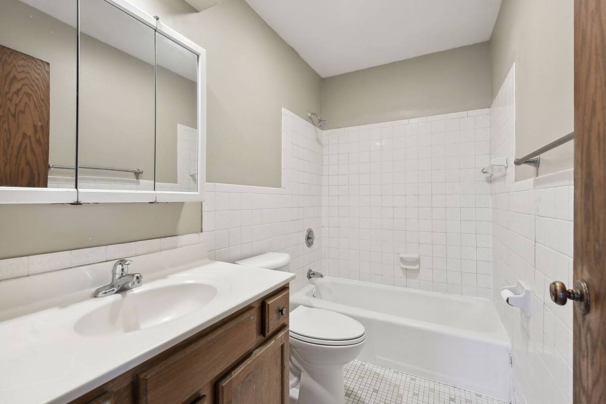 Apartment for rent at 155 Cedar Lake Rd N, Minneapolis, MN 55405