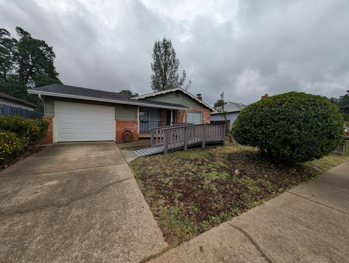 House for rent at 1357 Jefferies Ave, Anderson, CA 96007