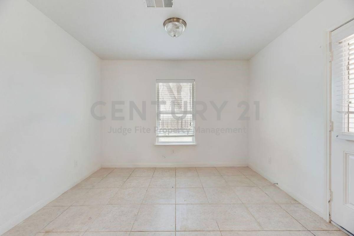 House for rent at 1904 Fairbanks Dr, Princeton, TX 75407