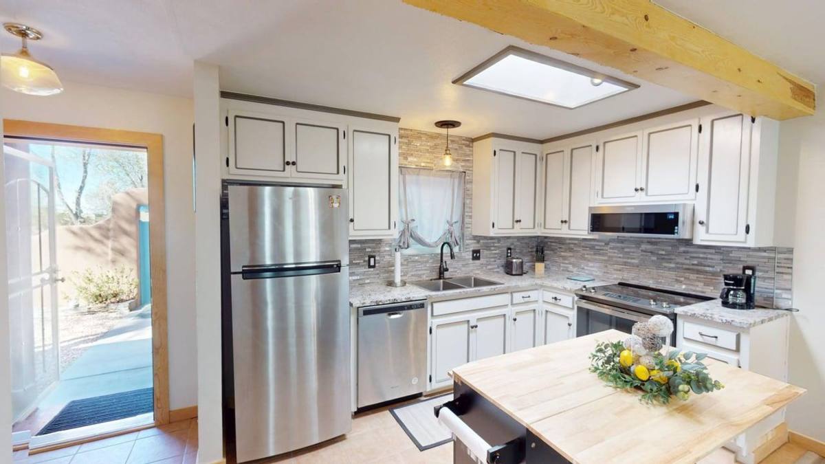 Apartment for rent at 1872 Vista Del Sur, Santa Fe, NM 87505