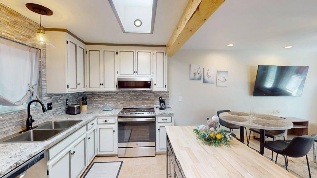 Apartment for rent at 1872 Vista Del Sur, Santa Fe, NM 87505