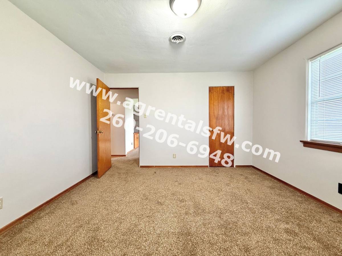 House for rent at 14901 Illinois Rd, Fort Wayne, IN 46814