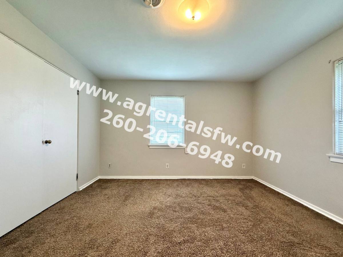 House for rent at 14901 Illinois Rd, Fort Wayne, IN 46814
