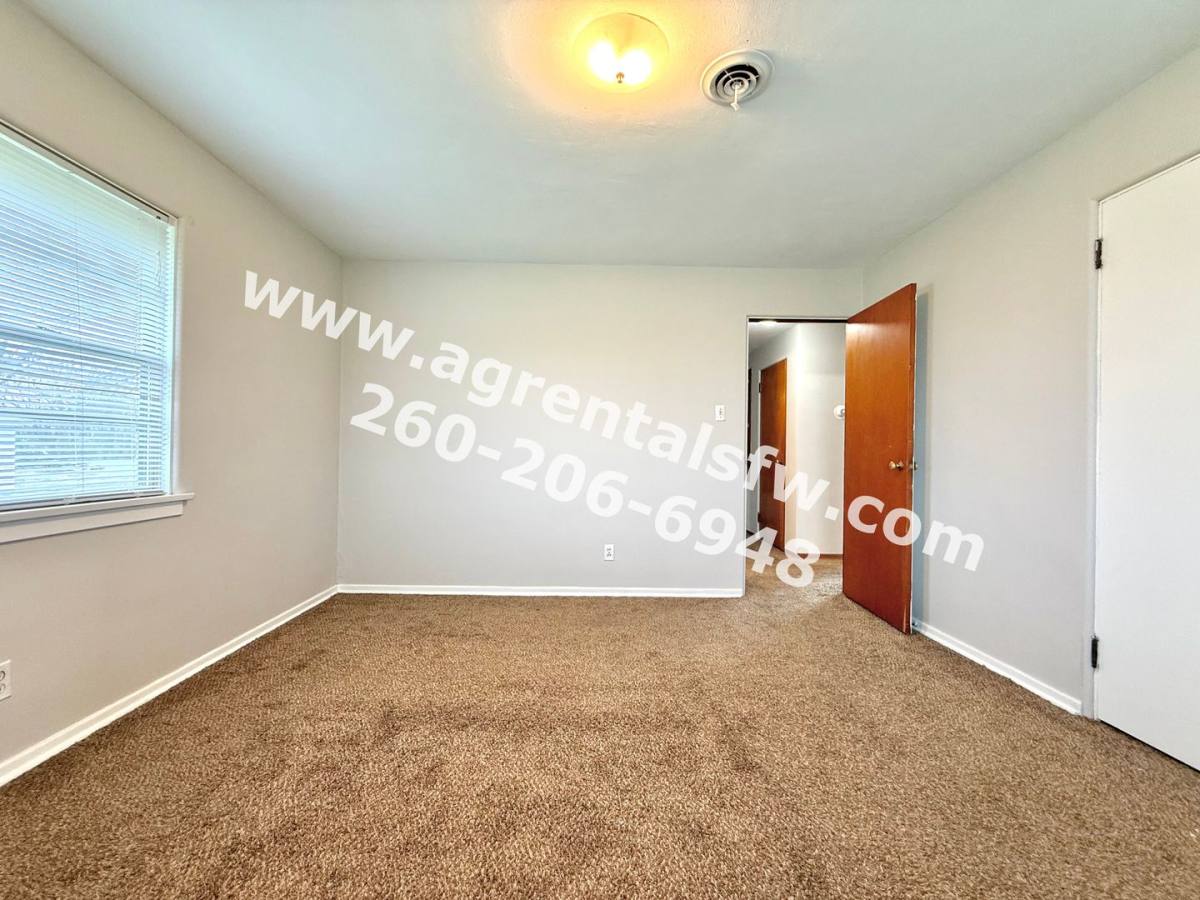 House for rent at 14901 Illinois Rd, Fort Wayne, IN 46814