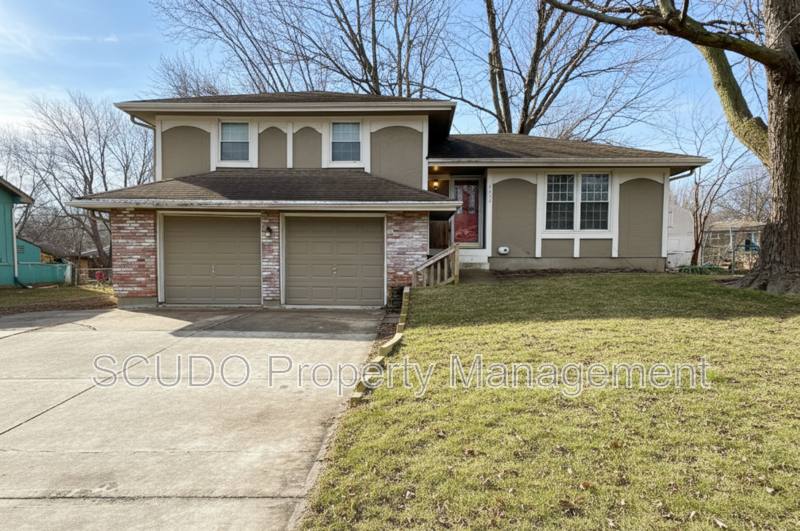 1211 SE 4th Terrace, Lees Summit, MO 64063