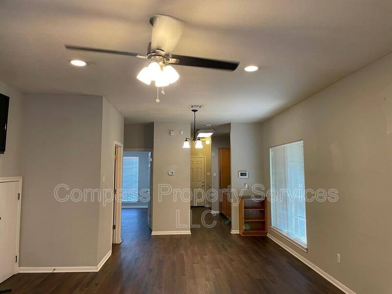 Townhouse for rent at 1916A S 15th St #1916A, Waco, TX 76706