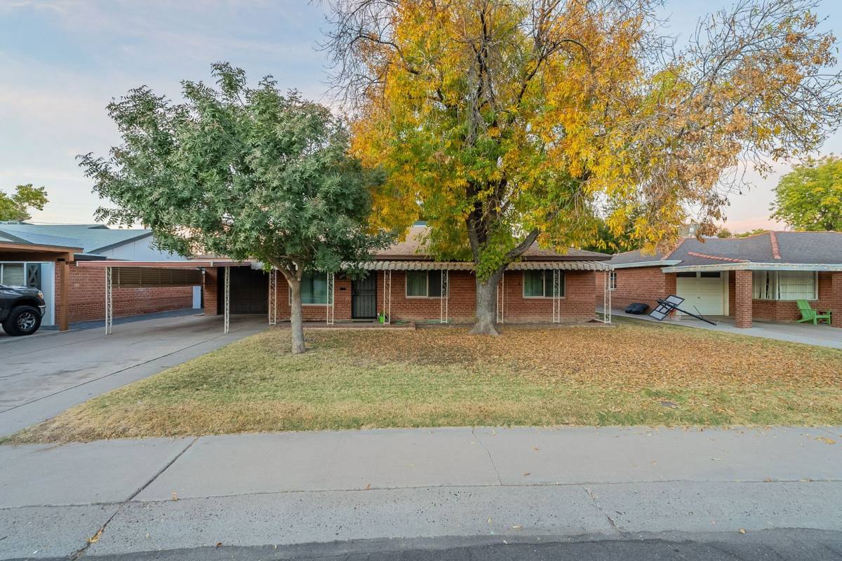 House for rent at 1540 W Berridge Lane, Phoenix, AZ 85015