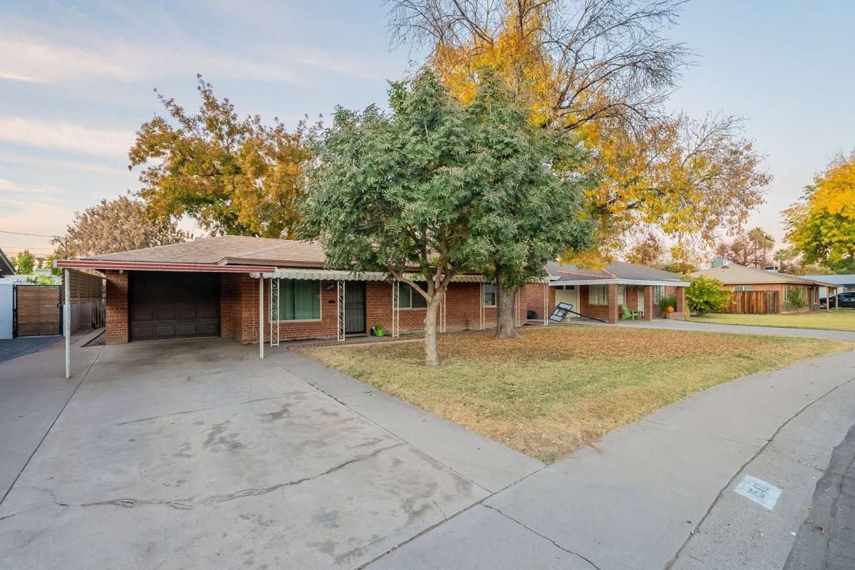 House for rent at 1540 W Berridge Lane, Phoenix, AZ 85015