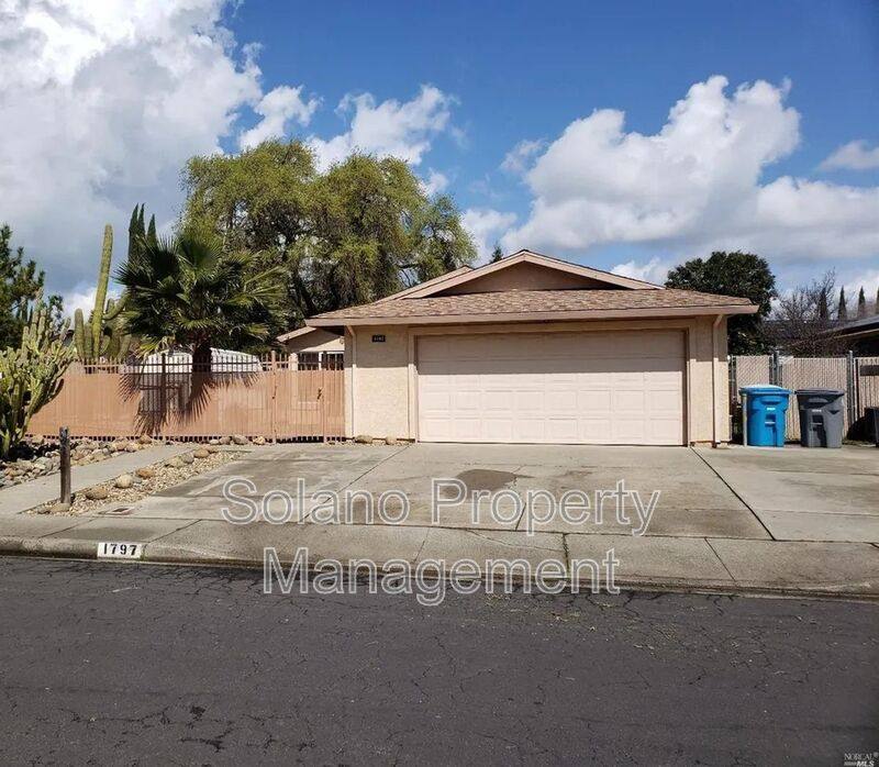 Apartment for rent at 1797 Brookwood Dr, Vacaville, CA 95687
