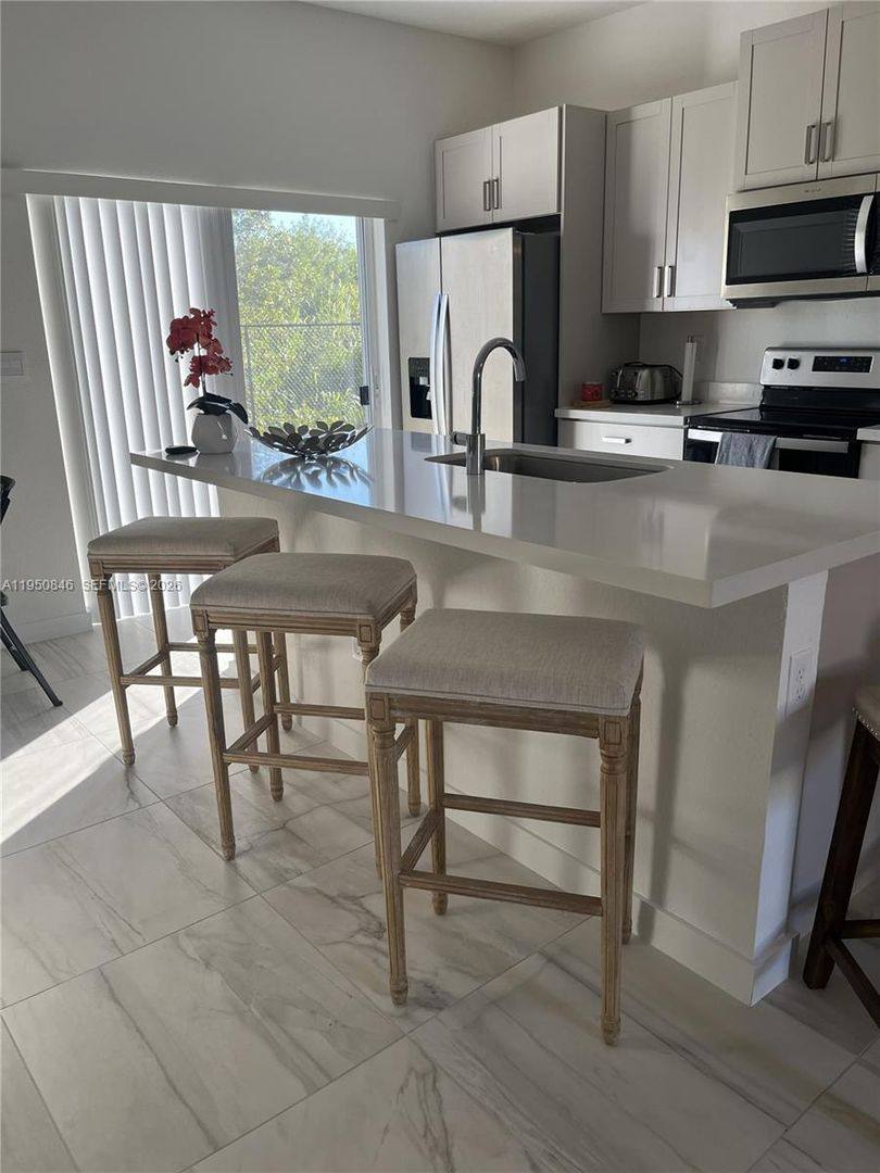 Townhouse for rent at 784 SE 19th St, Homestead, FL 33034