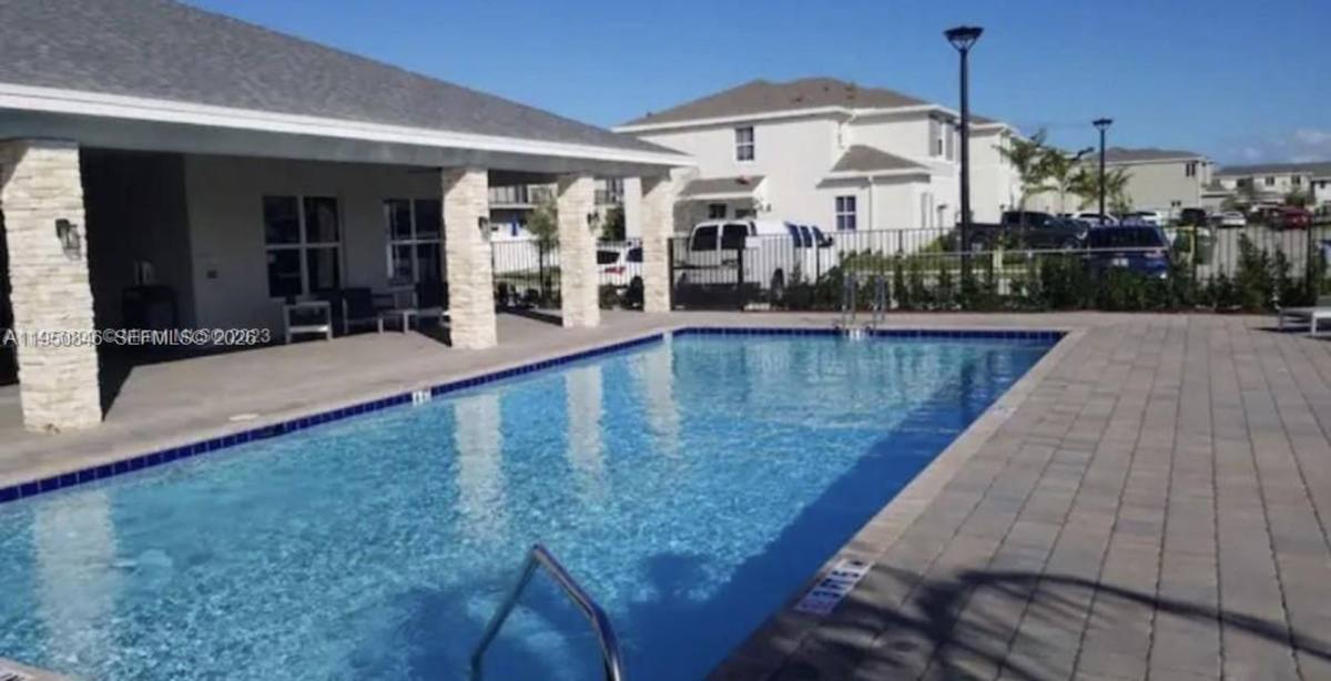 Townhouse for rent at 784 SE 19th St, Homestead, FL 33034