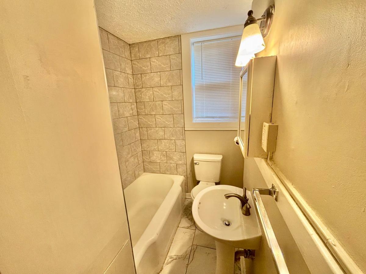 Apartment for rent at 1521 S 4th St, Louisville, KY 40208