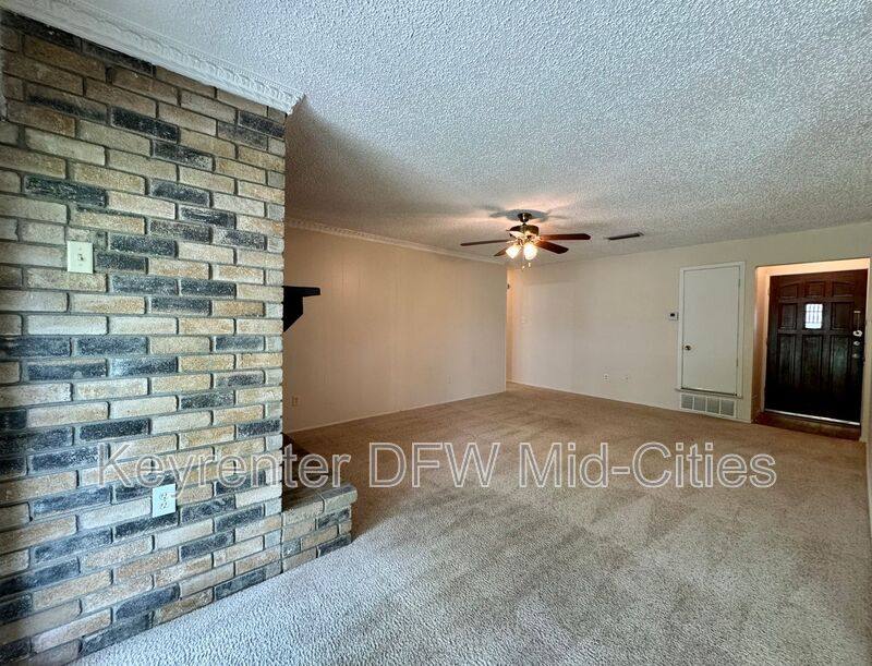 House for rent at 338 Beatty Dr, Grand Prairie, TX 75052