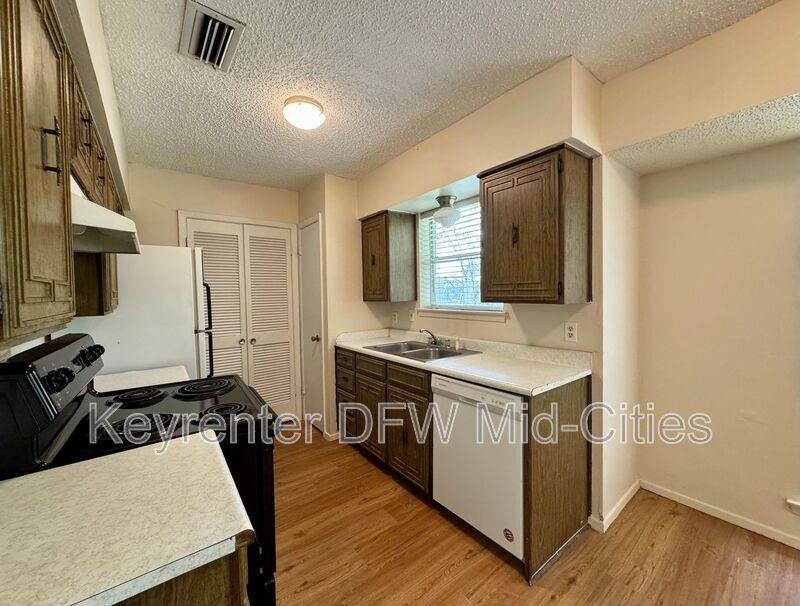 House for rent at 338 Beatty Dr, Grand Prairie, TX 75052