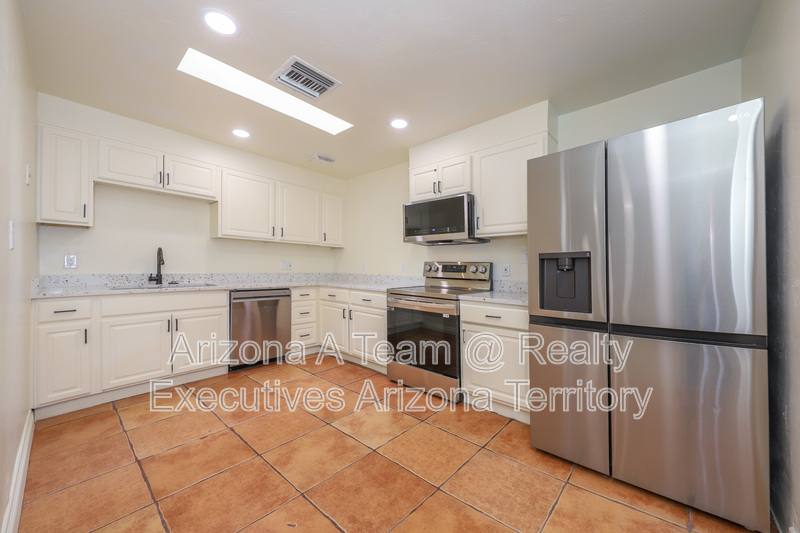 House for rent at 1654 N Rosemont Blvd #1, Tucson, AZ 85712