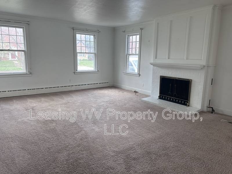 Apartment for rent at 609 13th Ave #A, Huntington, WV 25701