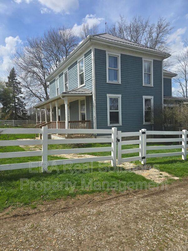 House for rent at 8969 Peach Orchard Hill Rd, Hillsboro, OH 45133