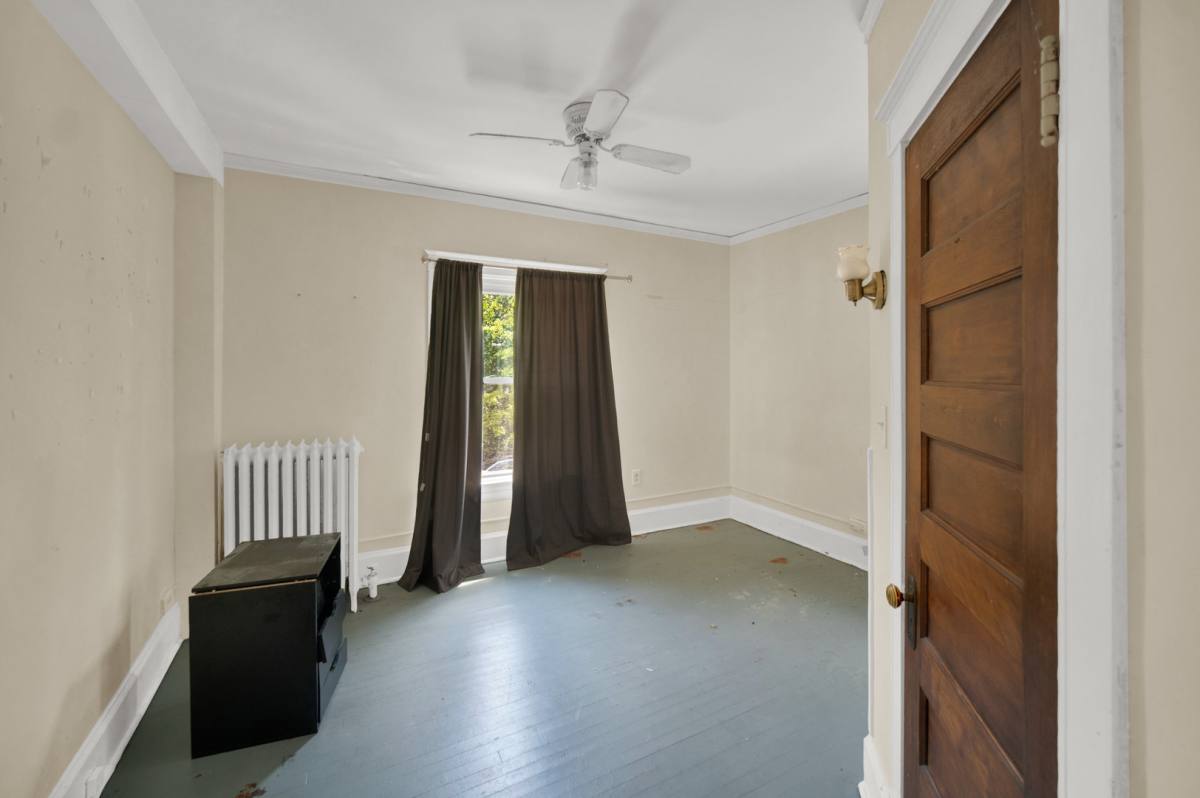 Apartment for rent at 807 Foster St, Evanston, IL 60201