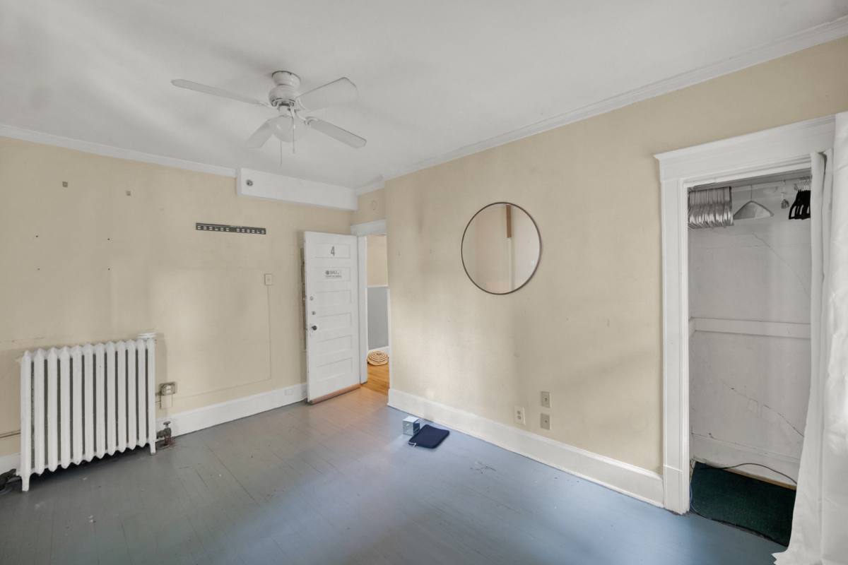 Apartment for rent at 807 Foster St, Evanston, IL 60201