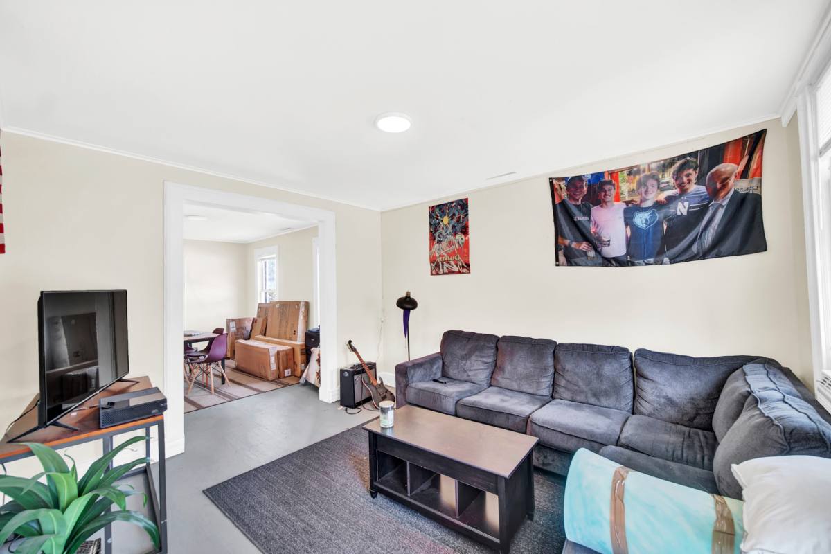 Apartment for rent at 919 Foster St, Evanston, IL 60201