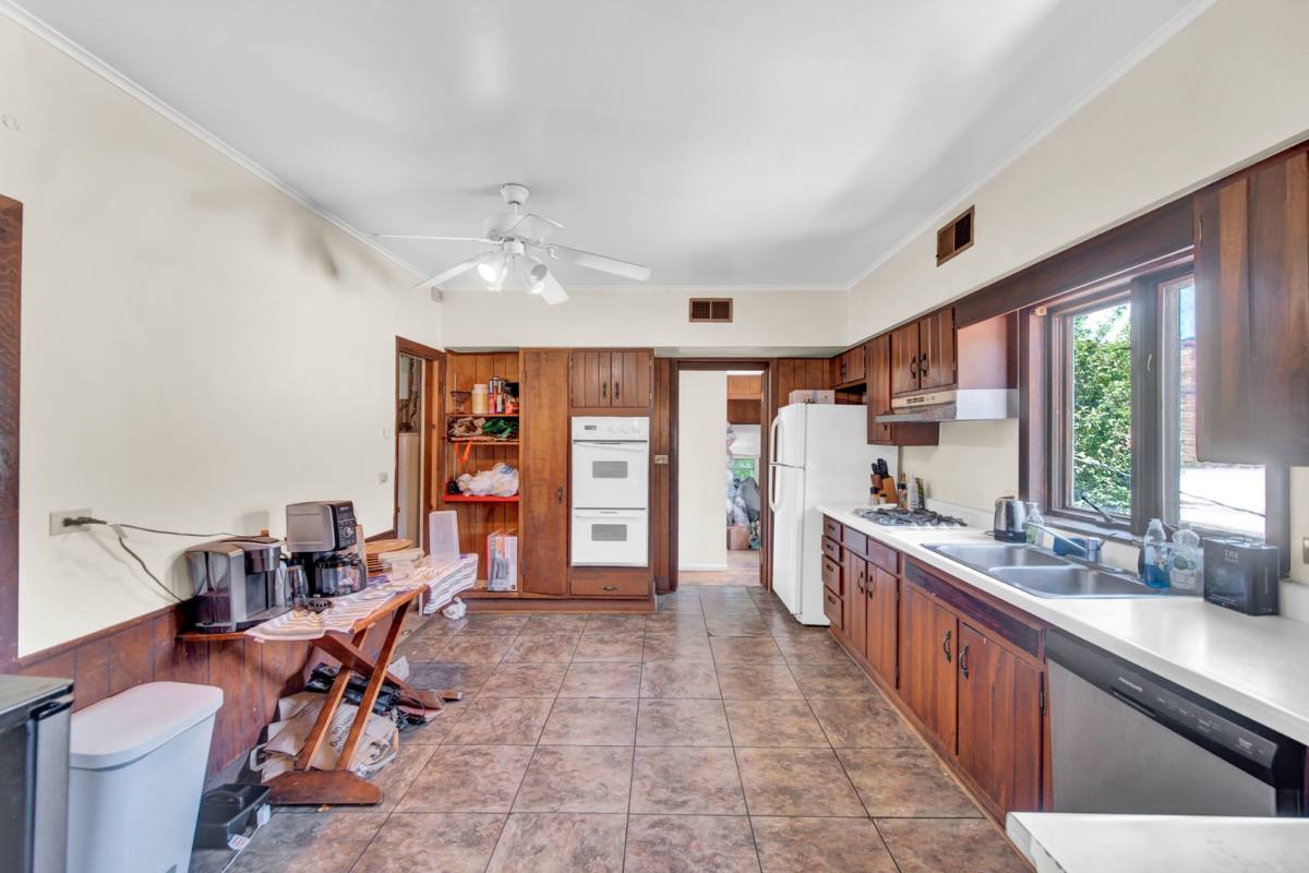 Apartment for rent at 919 Foster St, Evanston, IL 60201