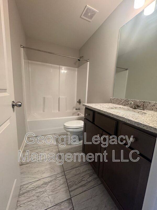House for rent at 5619 Parkview Lane, Flowery Branch, GA 30542