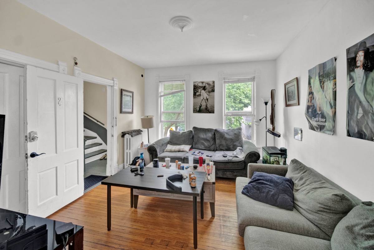 Apartment for rent at 2026 Maple Ave, Evanston, IL 60201