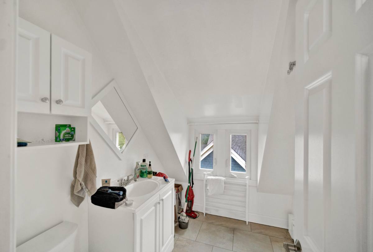 Apartment for rent at 2026 Maple Ave, Evanston, IL 60201
