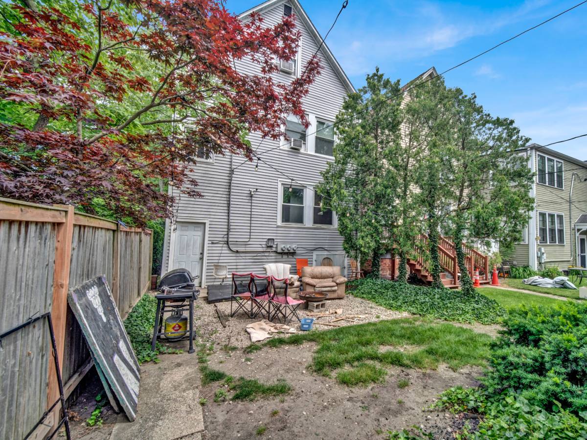 Apartment for rent at 2026 Maple Ave, Evanston, IL 60201