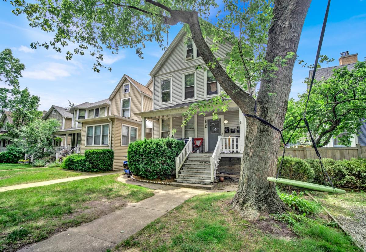 Apartment for rent at 2026 Maple Ave, Evanston, IL 60201