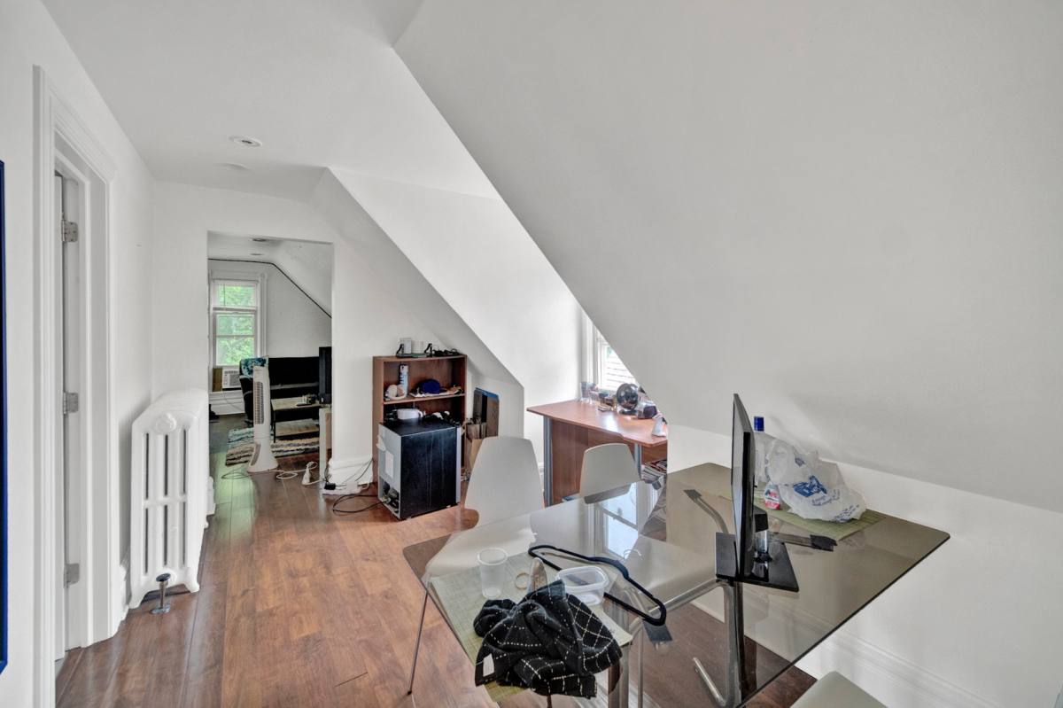 Apartment for rent at 2026 Maple Ave, Evanston, IL 60201
