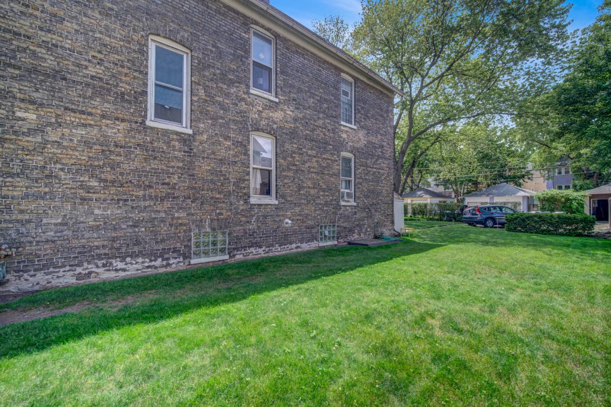 Apartment for rent at 2018 Pratt Court, Evanston, IL 60201