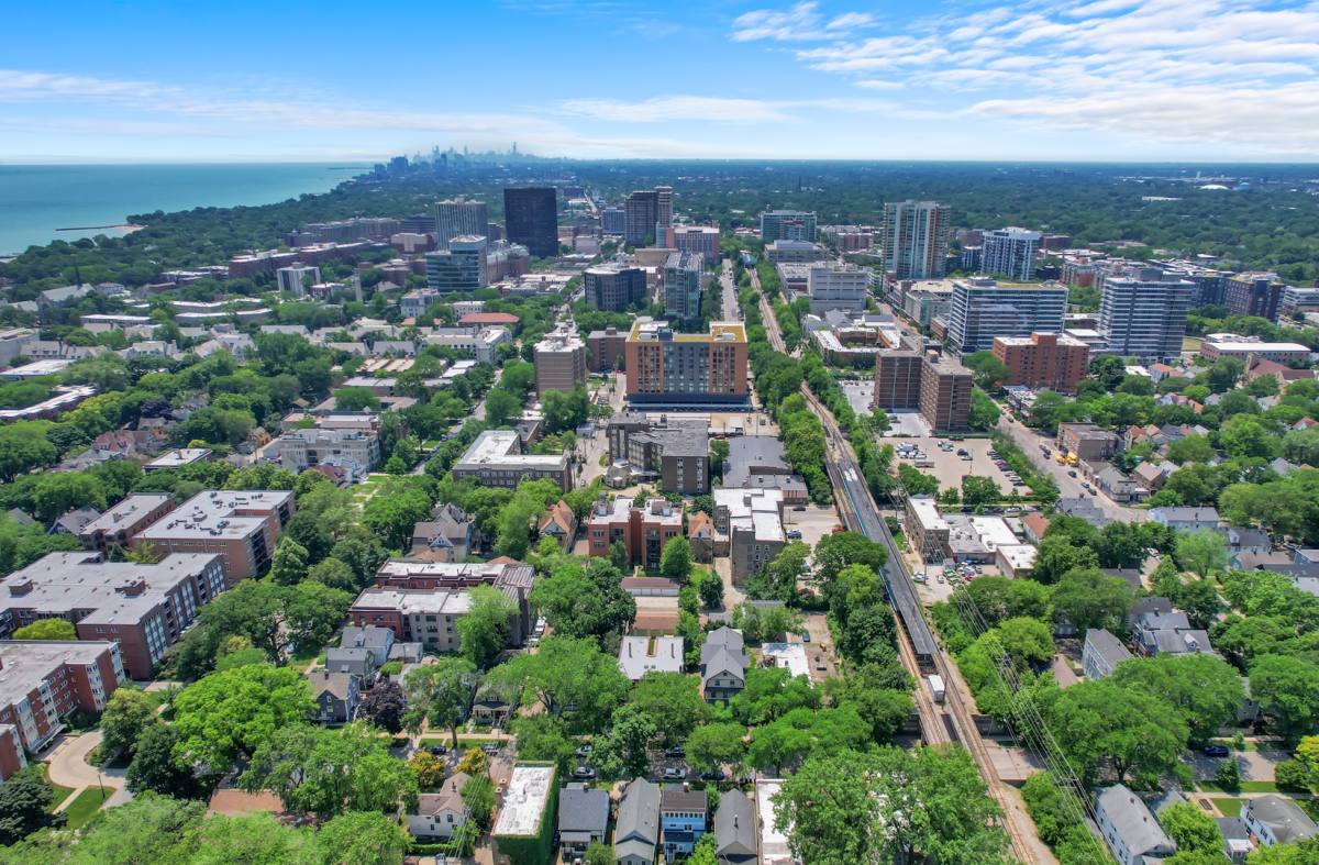 Apartment for rent at 823 Hamlin St, Evanston, IL 60201
