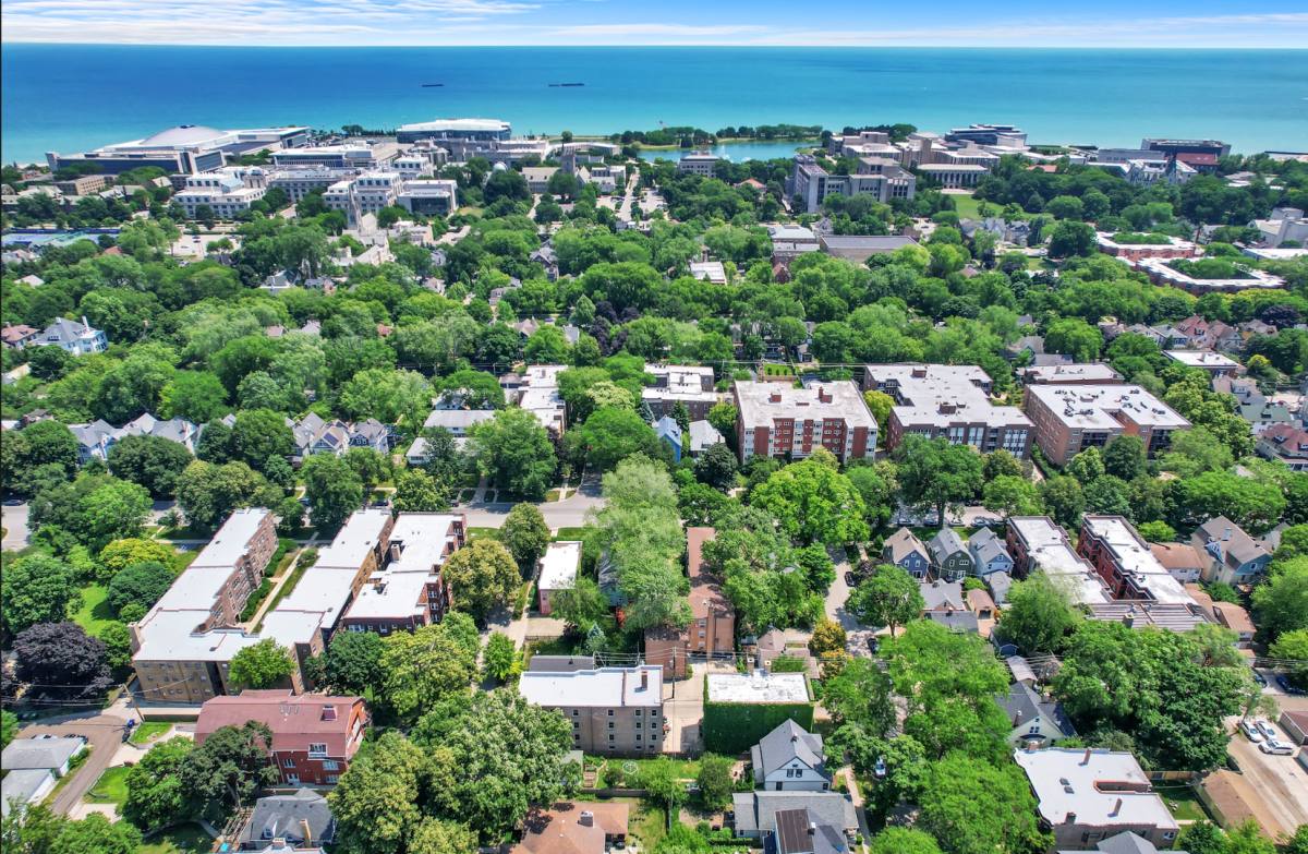 Apartment for rent at 823 Hamlin St, Evanston, IL 60201