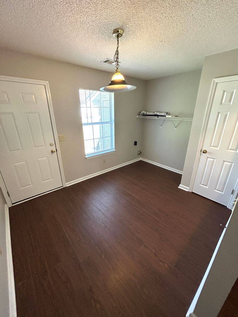 Apartment for rent at 28 Chatham St, Savannah, GA 31406