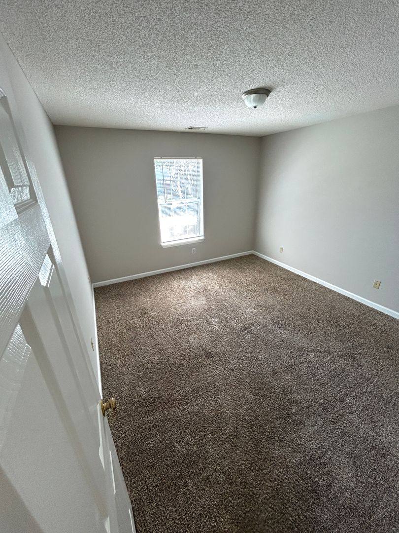 Apartment for rent at 28 Chatham St, Savannah, GA 31406
