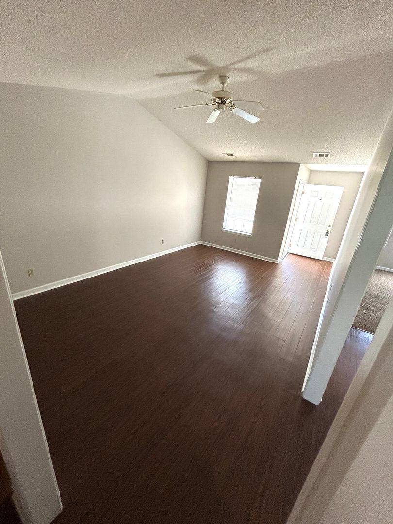 Apartment for rent at 28 Chatham St, Savannah, GA 31406