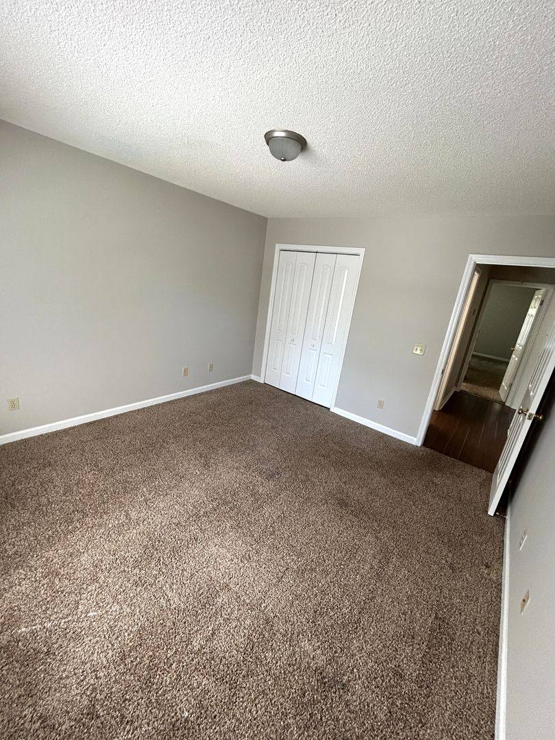 Apartment for rent at 28 Chatham St, Savannah, GA 31406